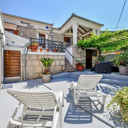 Holiday Home Skevini Dvori ستاريغغاد باكلينتسا المظهر الخارجي الصورة