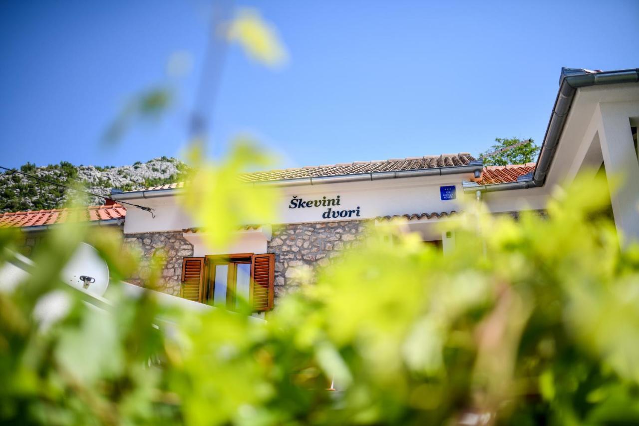Holiday Home Skevini Dvori ستاريغغاد باكلينتسا المظهر الخارجي الصورة