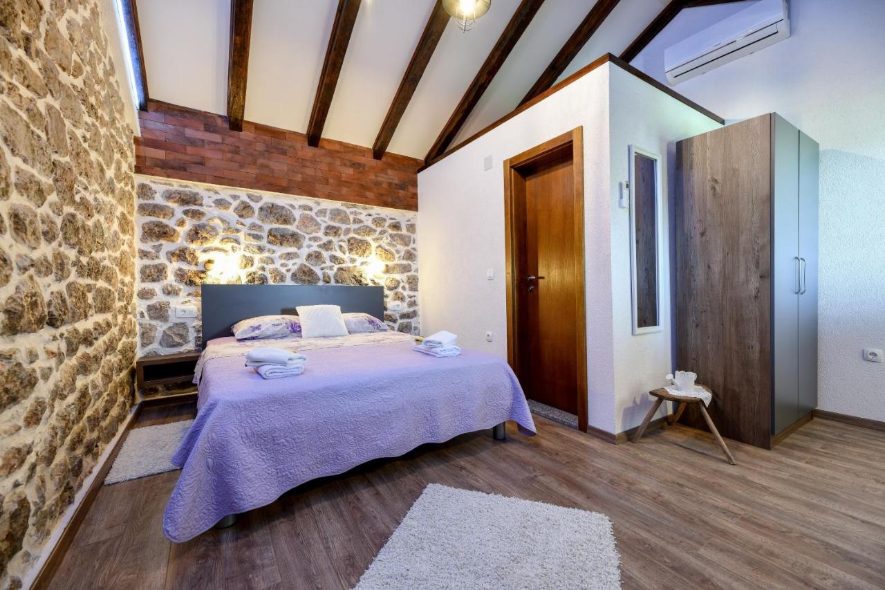 Holiday Home Skevini Dvori ستاريغغاد باكلينتسا المظهر الخارجي الصورة